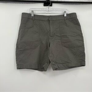 Columbia straight fit gray shorts 38‎